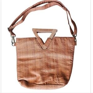 Stylish Modern Shoulder Bag With Wooden Handle NWOT Cloth Lightweight